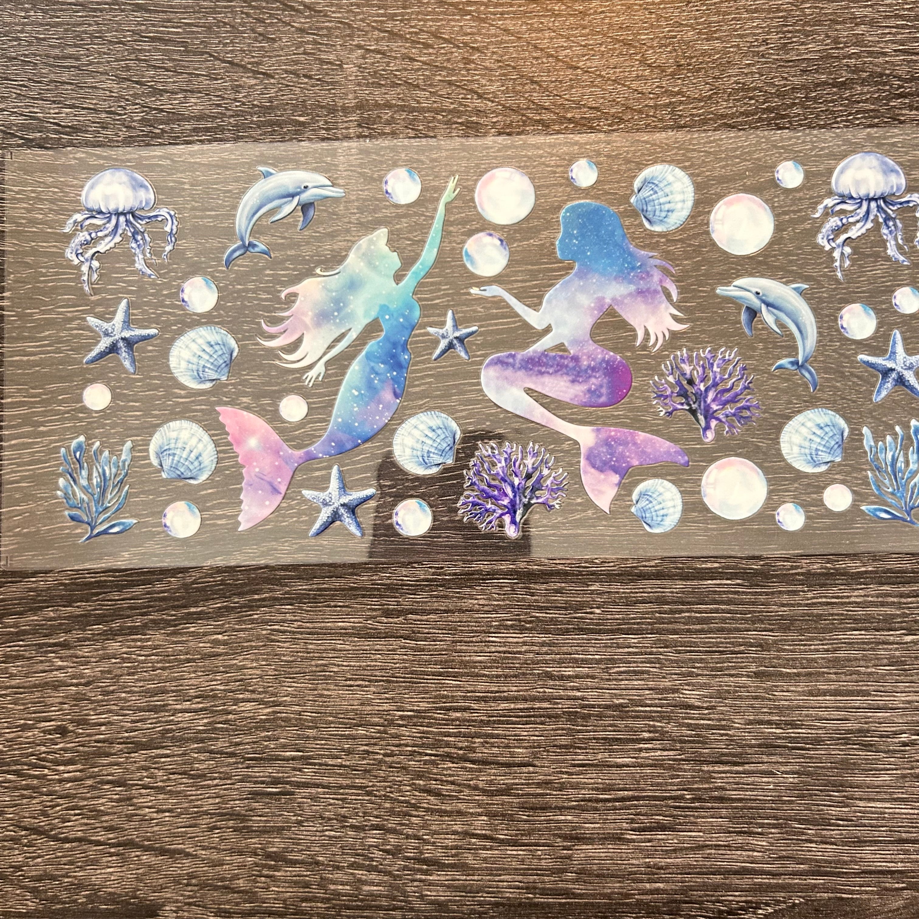 Dolphin Seashell Wreath - Decal